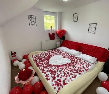 Poieni Cabina | Camere de închiriat Trandafirilor