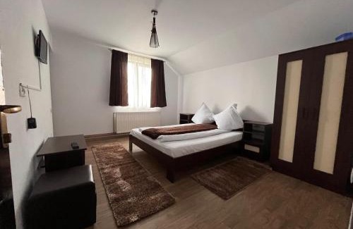 Vartop Casa | Camere de Inchiriat Alina