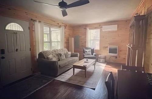 Tallassee Casa | Cameron's Cottage at The Lake