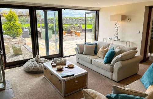 Montgomery Casa | Camlad Barn