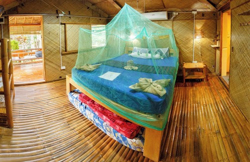 San Francisco Island Complejo | Camotes hidden huts-rooms-bar-restaurant