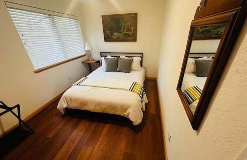 Bass Lake Casa | Camp Bass-Boat Dock-Lake Front-Sleeps 10