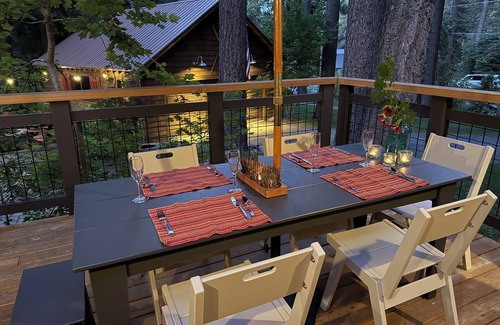 Sunnyside Cabina | Camp Cedar Crest ~ un compuesto de lujo que recuerda a Old Tahoe