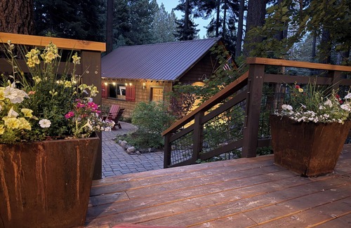 Sunnyside Cabina | Camp Cedar Crest ~ un compuesto de lujo que recuerda a Old Tahoe