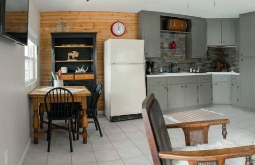 Camdenton Apartamento | Camp Chatham-Home of the Midwest Sunset-Lakefront