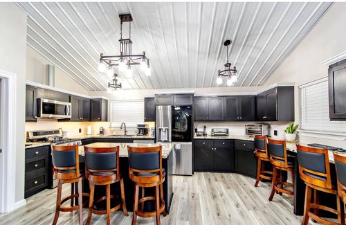 Chauvin Casa | Camp COCO 4-bed, 4 bath in Fisherman's Paradise!