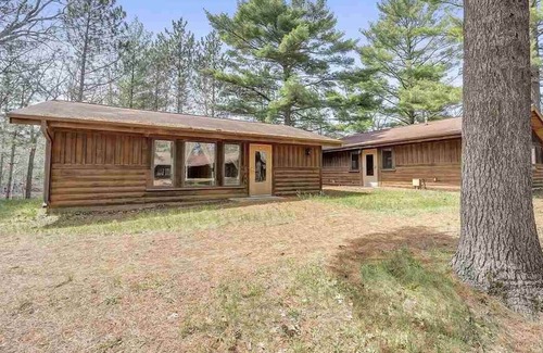 Waupaca Cabina | Camp Elsewhere Cabin