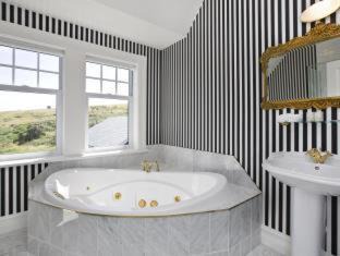 Dunedin Villa | Camp Estate by Larnach Castle