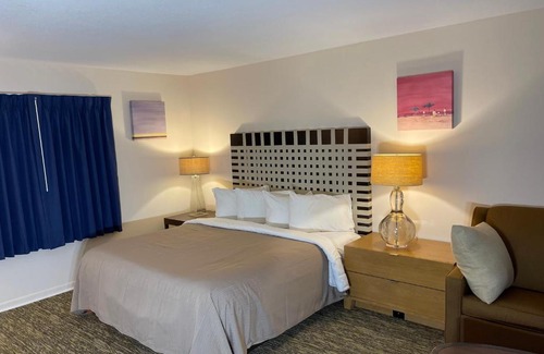 Oscoda Hotel | Camp inn lodge