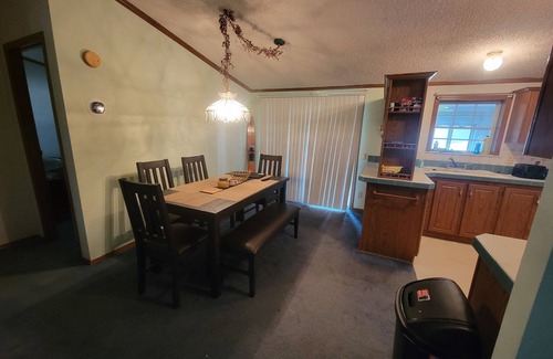 Pymatuning South Cabina | Camp Not Found - 3 Queen Bedrooms by the lake