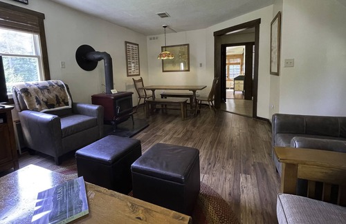 Eagle Bay Cabina | Camp Orvis by West Pond