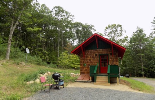 North Creek Cabina | Camp RiverWood on the Hudson River