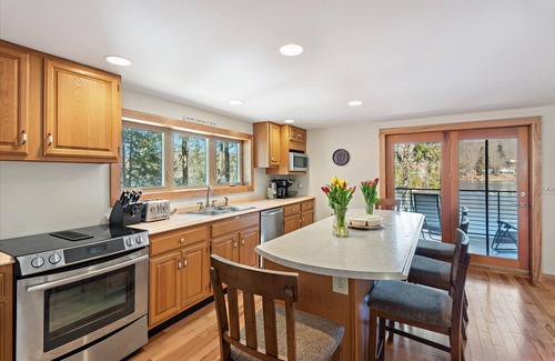 Lucerne-in-Maine Casa | Camp Rosalie - Spacious 5-bedroom house with WiFi, AC on Lucerne / Phillips Lake