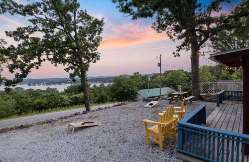 Cartwright Cove Casa | Camp S'more Fun-Lakeview, Fire Pit, Pet Friendly