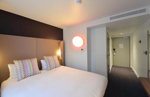 Clichy Hotel | CAMPANILE PARIS - Clichy Centre