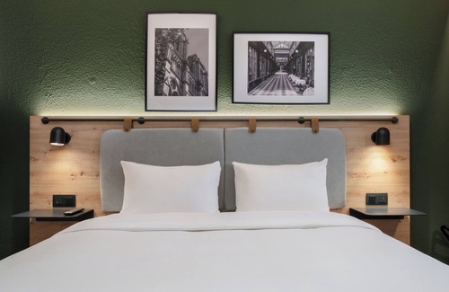 Curial Cambrai Hotel | Campanile Prime Paris 19 - La Villette