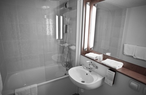Saint-Germain-en-Laye Hotel | Campanile St Germain En Laye