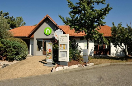 Sept Deniers - Ginestous Hotel | Campanile Toulouse Sesquieres