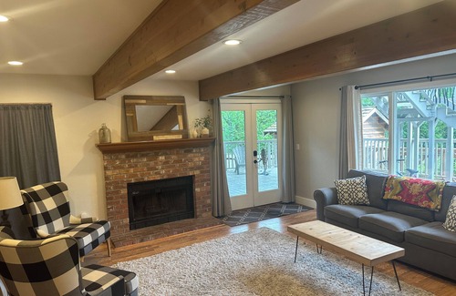 Taku - Campbell Apartamento | Campbell Creek Spacious Retreat