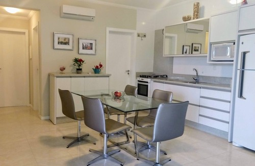 Ingleses Norte Apartamento | Dos amplias suítes, en la parte nobre de los Ingleses. 100 metros del Mar