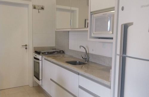 Ingleses Norte Apartamento | Dos amplias suítes, en la parte nobre de los Ingleses. 100 metros del Mar