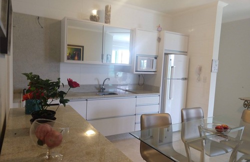 Ingleses Norte Apartamento | Dos amplias suítes, en la parte nobre de los Ingleses. 100 metros del Mar