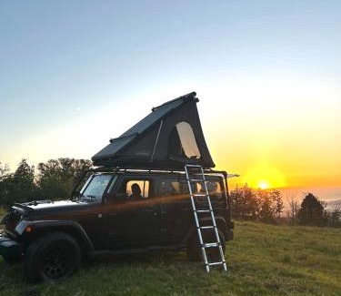 Kahului Otro | CampCar Maui Jeeps SUVs Hybrid Camper van Rentals with equipment and Travel Advice