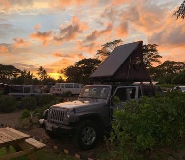 Kahului Apartamento | CampCar Maui Jeeps SUVs Hybrid Camper van Rentals with equipment and Travel Advice
