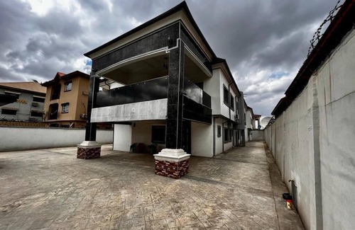 Oshodi-Isolo Casa | CampDavid Luxury Apartments - 15 minutes from the MM International Airport Lagos