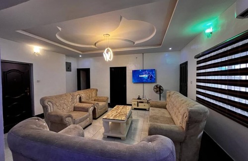 Oshodi-Isolo Casa | CampDavid Luxury Apartments - 15 minutes from the MM International Airport Lagos