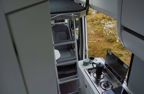 Lagoa Casa | Camper van RV Amped Campers. Unlimited drivers and kilometers, all included