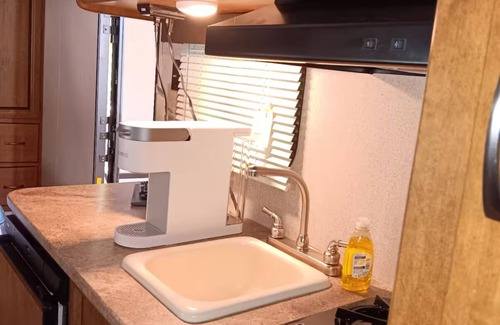 Nancy Casa | Camper with a view - Perfect for a cozy getaway 2 Min to Lake