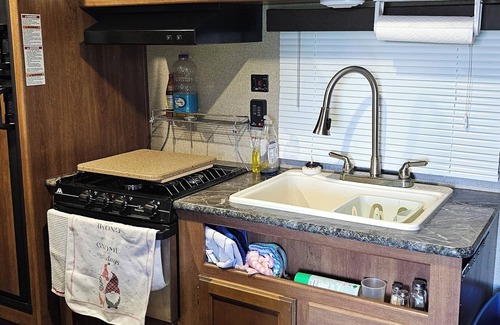 Negreet Casa | Camper with Private Pond
