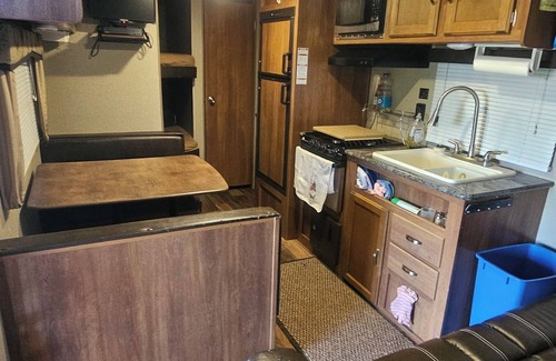 Negreet Casa | Camper with Private Pond