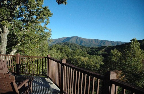 Gatlinburg - Pigeon Forge Casa | Campfire Lodge