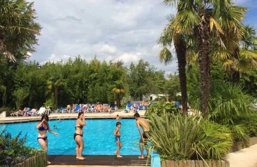 Mezos Casa | Camping 5 étoiles - Piscine - eechff