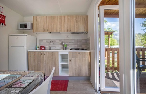 Ledro Alquiler De RV | Camping 'Al Lago Zefiro' con vistas al lago, terraza y Wi-Fi