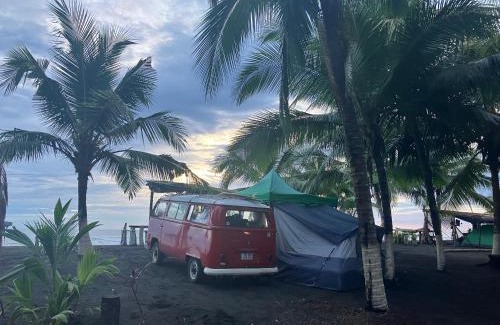 Cahuita Otro | Camping Babsita-TIPI und Hütten und Stellplätze für Zelt und Camper direkt am Meer und See