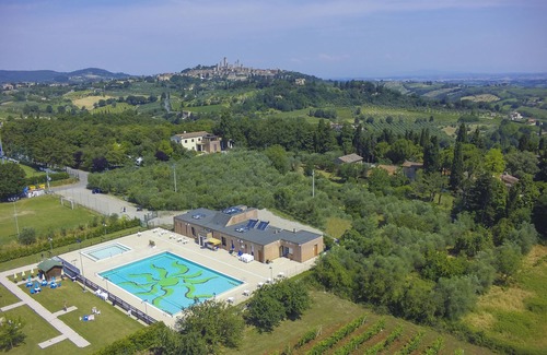 San Gimignano Alquiler De RV | Camping Boschetto Di Piemma