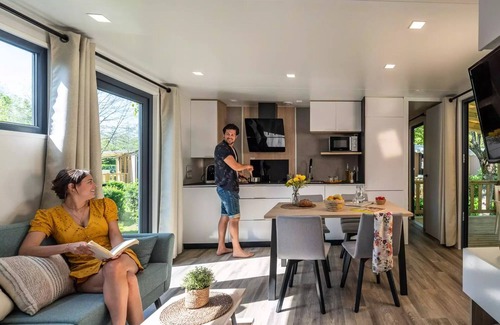 Crecy-la-Chapelle Casa | Vrbo Property