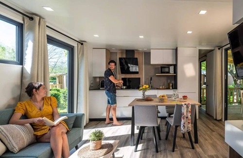 Crecy-la-Chapelle Casa | Camping Country Park Crécy La Chapelle * - Crecy la Chapelle: STAR 3 Bedrooms - 1 Bathroom - 1 TV - WITH AIR CONDITIONER 6 people