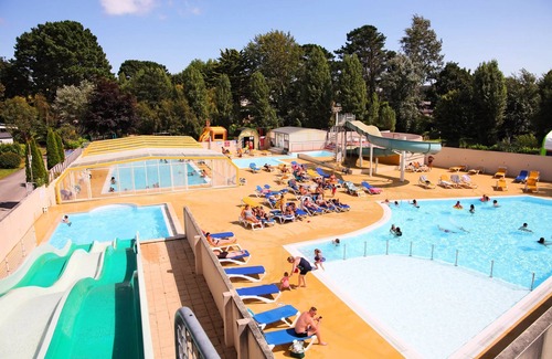 Benodet Chalet De Esquí | Camping de la Plage**** - Chalet for disabled people - 35m² - 2 bedrooms - covered terrace - (chalet designed for people with reduced mobility) - 3 people