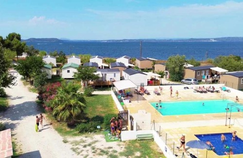 Saint-Mitre-les-Remparts Otro | Camping 3 étoiles - Piscine - ccbaega