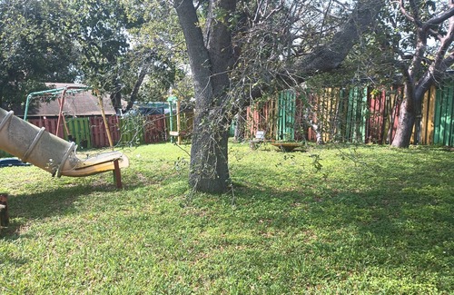 North Miami Alquiler De RV | Camping grounds for your enjoyment summer. Very close to bathroom, grocery etc.