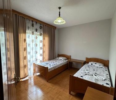 Udenisht Cama Y Desayuno | Camping & Guest House Herges
