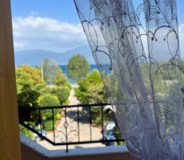 Udenisht Cama Y Desayuno | Camping & Guest House Herges