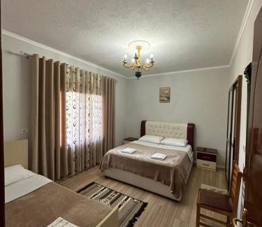 Udenisht Cama Y Desayuno | Camping & Guest House Herges