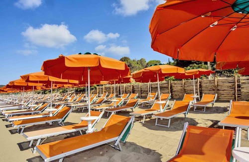 Le Rocchette Alquiler De RV | Camping Village Santapomata