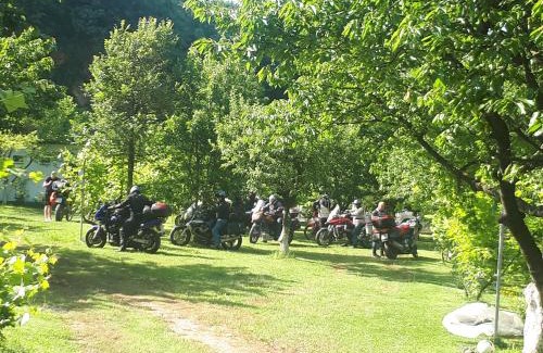 Peshkopi Cama Y Desayuno | Camping Kapxhiu