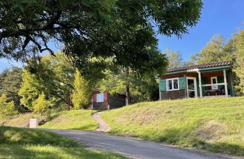 Saint-Flour Agglomeration Otro | Camping La Roche Murat - Chalet 4-6 personnes